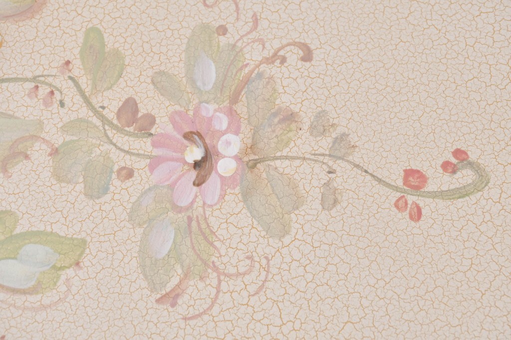 ヨーロッパビンテージ　イタリア輸入家具　ロココ調　見事な彫刻と天板の花の絵が優雅なダイニングテーブル　(R-052878)