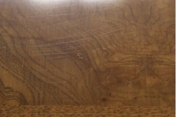 中古　美品　カリモク家具(karimoku)　domani(ドマーニ)　Morganton(モーガントン)　直線のシルエットが印象的なライトコニャック色ダイニングテーブル(食卓)(定価約19万円)(R-052879)