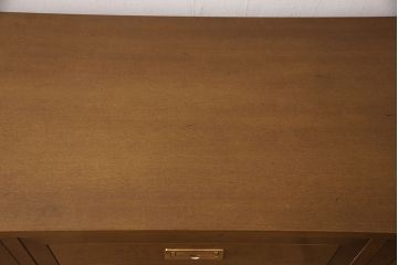 中古　美品　カリモク家具(karimoku)　domani(ドマーニ)　Morganton(モーガントン)　直線的でシンプルなデザインが目を引くサイドボード(定価約38万円)(ローボード、収納棚、引き出し、キャビネット)(R-052880)