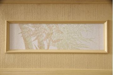 和製ビンテージ　内部桐材　クラシカルなデザインが目を引く、彫刻入りの上質な洋風和タンス(桐箪笥、桐たんす、衣装箪笥、着物箪笥、ヴィンテージ)(R-052881)
