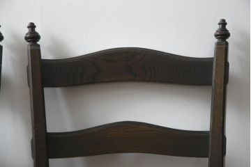 中古　美品　永田良介商店　背もたれから脚に至るまで、凝ったつくりが魅力的なチェア2脚セット(椅子、板座チェア、ダイニングチェア)(R-052887)