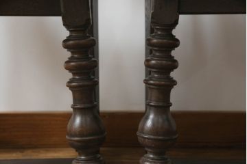 中古　美品　永田良介商店　背もたれから脚に至るまで、凝ったつくりが魅力的なチェア2脚セット(椅子、板座チェア、ダイニングチェア)(R-052887)
