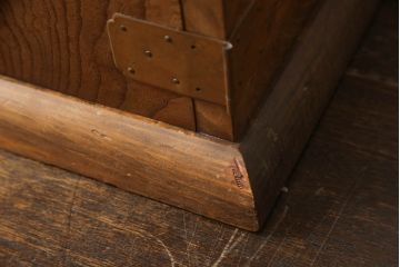 和製アンティーク　極上品　総ケヤキ材　玉杢　上質な和の空間にぴったりな扉付き小引き出し(掛硯型、懸硯型、船箪笥、小物収納、卓上収納)(R-052903)