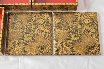 極上　輪島塗　沈金菊花尽し　五段重　重台付き(重箱、漆器)(R-052905)