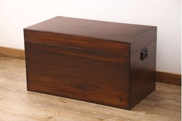 和製アンティーク　シンプルなつくりで和洋どちらにも合う楠木の収納箱(収納BOX)(R-052909)
