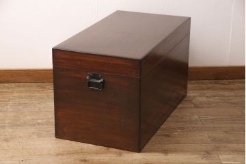 和製アンティーク　シンプルなつくりで和洋どちらにも合う楠木の収納箱(収納BOX)(R-052909)