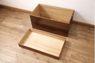 和製アンティーク　シンプルなつくりで和洋どちらにも合う楠木の収納箱(収納BOX)(R-052909)