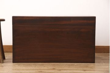 和製アンティーク　シンプルなつくりで和洋どちらにも合う楠木の収納箱(収納BOX)(R-052909)