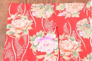 大正〜昭和初期　総花柄縮緬着物(振袖、古布、赤縮、正絹)(R-052914)