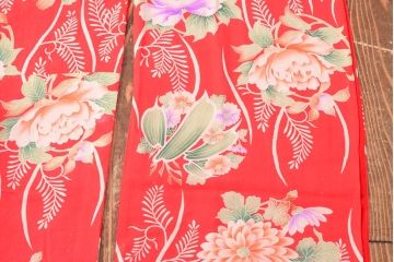 大正〜昭和初期　総花柄縮緬着物(振袖、古布、赤縮、正絹)(R-052914)