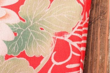大正〜昭和初期　総花柄縮緬着物(振袖、古布、赤縮、正絹)(R-052914)