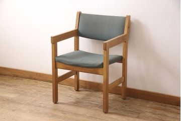 デンマークビンテージ　Hans J Wegner(ハンス・J・ウェグナー)　GETAMA(ゲタマ)　CONFERENCECHAIR　オーク材　洗練された佇まいが目を引くカンファレンスチェア(アームチェア、イス、椅子、ダイニングチェア、ヴィンテージ、北欧)(R-052926)