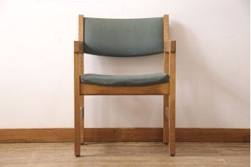 デンマークビンテージ　Hans J Wegner(ハンス・J・ウェグナー)　GETAMA(ゲタマ)　CONFERENCECHAIR　オーク材　洗練された佇まいが目を引くカンファレンスチェア(アームチェア、イス、椅子、ダイニングチェア、ヴィンテージ、北欧)(R-052926)