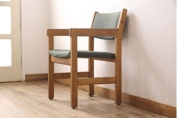 デンマークビンテージ　Hans J Wegner(ハンス・J・ウェグナー)　GETAMA(ゲタマ)　CONFERENCECHAIR　オーク材　洗練された佇まいが目を引くカンファレンスチェア(アームチェア、イス、椅子、ダイニングチェア、ヴィンテージ、北欧)(R-052926)