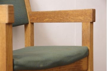 デンマークビンテージ　Hans J Wegner(ハンス・J・ウェグナー)　GETAMA(ゲタマ)　CONFERENCECHAIR　オーク材　洗練された佇まいが目を引くカンファレンスチェア(アームチェア、イス、椅子、ダイニングチェア、ヴィンテージ、北欧)(R-052926)
