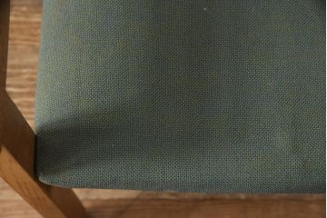 デンマークビンテージ　Hans J Wegner(ハンス・J・ウェグナー)　GETAMA(ゲタマ)　CONFERENCECHAIR　オーク材　洗練された佇まいが目を引くカンファレンスチェア(アームチェア、イス、椅子、ダイニングチェア、ヴィンテージ、北欧)(R-052926)