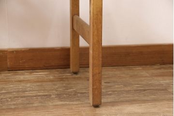 デンマークビンテージ　Hans J Wegner(ハンス・J・ウェグナー)　GETAMA(ゲタマ)　CONFERENCECHAIR　オーク材　洗練された佇まいが目を引くカンファレンスチェア(アームチェア、イス、椅子、ダイニングチェア、ヴィンテージ、北欧)(R-052926)