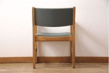 デンマークビンテージ　Hans J Wegner(ハンス・J・ウェグナー)　GETAMA(ゲタマ)　CONFERENCECHAIR　オーク材　洗練された佇まいが目を引くカンファレンスチェア(アームチェア、イス、椅子、ダイニングチェア、ヴィンテージ、北欧)(R-052926)