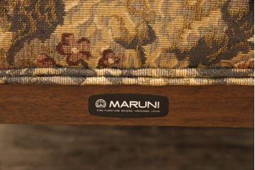 中古　美品　maruni(マルニ木工)　落ち着いた色合いのボタニカル柄が上品な1人掛けソファ(一人掛けソファ、アームチェア)(R-052927)