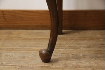 イギリスアンティーク　マホガニー材　猫脚が優雅な雰囲気を醸し出すサイドボード(キャビネット、収納棚)(R-052928)