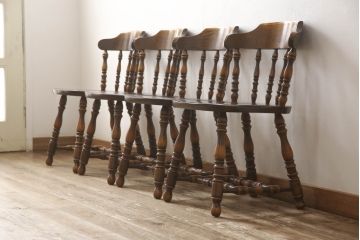 中古　カントリーハウス　秋山木工　ナラ材　上質なつくりが魅力的なダイニングチェア4脚セット(板座チェア、椅子)(R-052943)