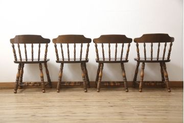 中古　カントリーハウス　秋山木工　ナラ材　上質なつくりが魅力的なダイニングチェア4脚セット(板座チェア、椅子)(R-052943)