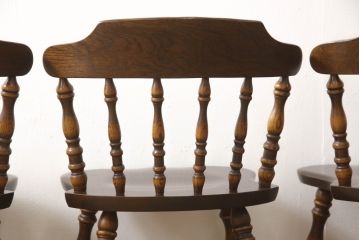 中古　カントリーハウス　秋山木工　ナラ材　上質なつくりが魅力的なダイニングチェア4脚セット(板座チェア、椅子)(R-052943)