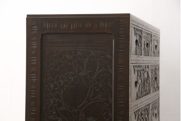 中古　美品　軽井沢彫り　細やかな彫り込みが美しいチェスト(和たんす、引き出し、整理箪笥)(R-052949)