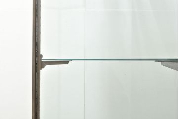 フランスアンティーク　六角形のフォルムが珍しい!フレームに真鍮が使われているガラスケース(ショーケース、陳列棚、店舗什器)(R-052965)