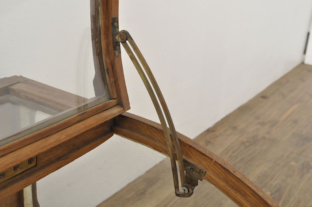 フランスアンティーク　木枠がナチュラルやカントリーテイストにぴったりな、Rガラス卓上ショーケース(ガラスケース、店舗什器、曲げガラス)(R-052976)