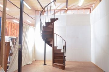 フランスアンティーク　激レア!!　オーク材・アイアン製　優雅な雰囲気、開放感ある空間を演出してくれる希少な螺旋階段(らせん階段)(R-052984)