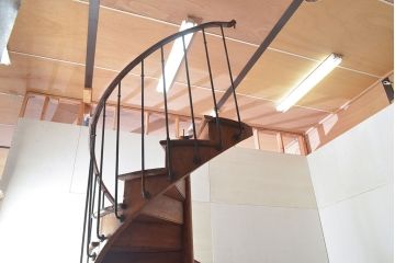 フランスアンティーク　激レア!!　オーク材・アイアン製　優雅な雰囲気、開放感ある空間を演出してくれる希少な螺旋階段(らせん階段)(R-052984)