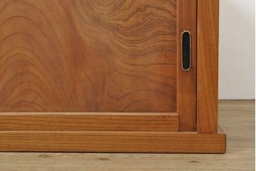 和製アンティーク　前面ケヤキ材　シンプルなつくりで取り入れやすいローボード(テレビ台、戸棚、収納棚)(R-052986)