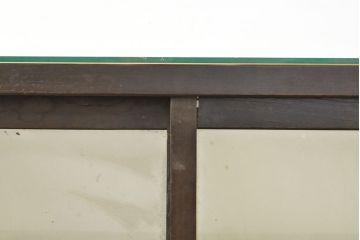 和製アンティーク　シンプルなデザインで取り入れやすい横長ガラスケース(ショーケース、店舗什器)(R-052987)
