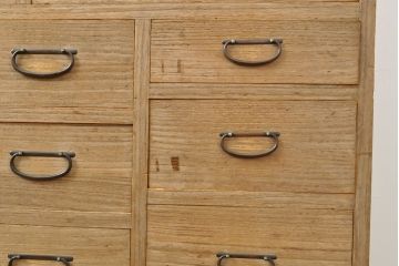 和製アンティーク　総桐材　収納力抜群!引き出しの配列が珍しい和たんす(桐箪笥、桐たんす、時代箪笥、整理たんす、小箪笥、引き出し、チェスト)(R-052988)