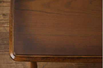 中古　カリモク家具(karimoku)　コンパクトなサイズ感が魅力的なセンターテーブル(ローテーブル、サイドテーブル)(R-052989)