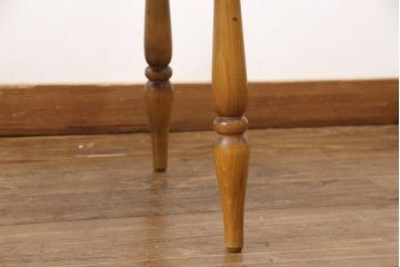 中古　カリモク家具(karimoku)　コンパクトなサイズ感が魅力的なセンターテーブル(ローテーブル、サイドテーブル)(R-052989)