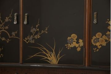 中古　美品　輪島塗り　最高級　総漆塗り　立体的な高蒔絵が美しい収納棚(定価約450万円)(戸棚、飾り棚、引き出し)(R-052990)