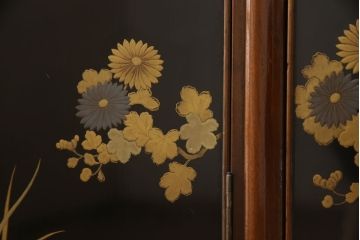 中古　美品　輪島塗り　最高級　総漆塗り　立体的な高蒔絵が美しい収納棚(定価約450万円)(戸棚、飾り棚、引き出し)(R-052990)