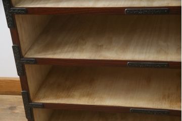 中古　訳あり品　岩谷堂箪笥　和の趣溢れる重厚感たっぷりな整理箪笥(チェスト、引き出し、和タンス、衣装箪笥)(R-052991)