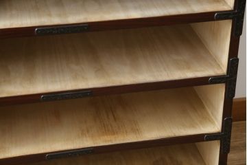 中古　訳あり品　岩谷堂箪笥　和の趣溢れる重厚感たっぷりな整理箪笥(チェスト、引き出し、和タンス、衣装箪笥)(R-052991)