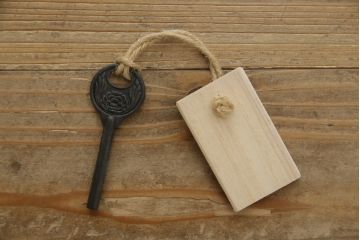 中古　訳あり品　岩谷堂箪笥　和の趣溢れる重厚感たっぷりな整理箪笥(チェスト、引き出し、和タンス、衣装箪笥)(R-052991)