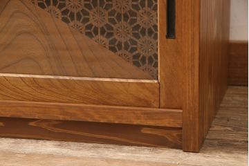ラフジュ工房オリジナル　古建具リメイク　組子風デザインの扉が空間のアクセントにもなるテレビボード(テレビ台、ローボード、収納棚、戸棚)(R-052992)
