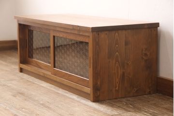 ラフジュ工房オリジナル　古建具リメイク 組子風デザインの扉が空間のアクセントにもなるテレビボード(テレビ台、ローボード、収納棚、戸棚)(R-052993)