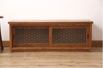 ラフジュ工房オリジナル　古建具リメイク 組子風デザインの扉が空間のアクセントにもなるテレビボード(テレビ台、ローボード、収納棚、戸棚)(R-052993)