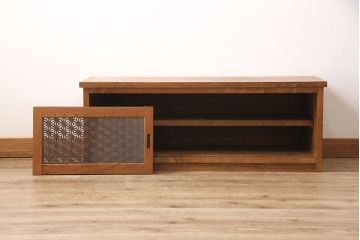 ラフジュ工房オリジナル　古建具リメイク 組子風デザインの扉が空間のアクセントにもなるテレビボード(テレビ台、ローボード、収納棚、戸棚)(R-052993)