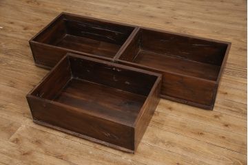 中古　海外輸入家具　展示品　美品　木の風合いが味わい深い総無垢材製のカウンターテーブル(サイドキャビネット、サイドボード、収納棚、リビングボード)(R-052995)