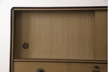 中古　美品　モダンなデザインが目を引く桐箪笥風和タンス(衣装箪笥、着物箪笥)(R-053002)