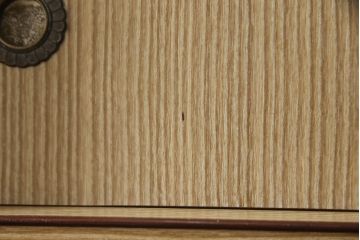 中古　美品　モダンなデザインが目を引く桐箪笥風和タンス(衣装箪笥、着物箪笥)(R-053002)