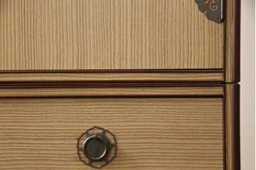 中古　美品　モダンなデザインが目を引く桐箪笥風和タンス(衣装箪笥、着物箪笥)(R-053002)